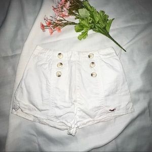 HIGH WAISTED WHITE HOLLISTER SHORTS